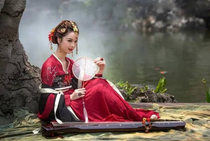 Thuê máy xúc bánh lốp tại Quận 8, TPHCM